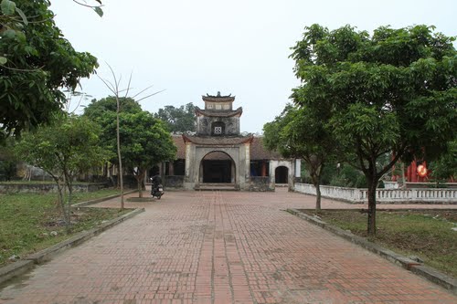 Den Ho Bai Yen Dinh